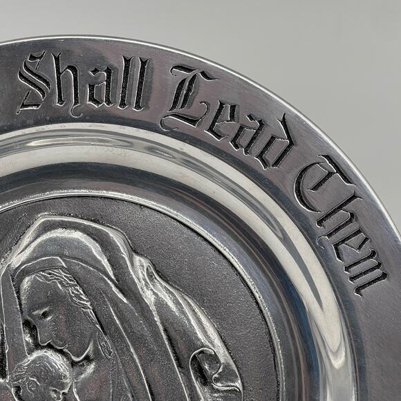 Vintage Wilton Armetale Pewter Plate 1977 A Child Shall Lead Them Isaiah 11:6 - Picture 5 of 13